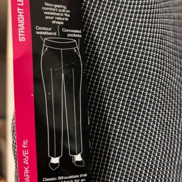 Investments NWT Black Check Slimming Pull-on Straight Leg Pants 18WShort - Picture 6 of 7